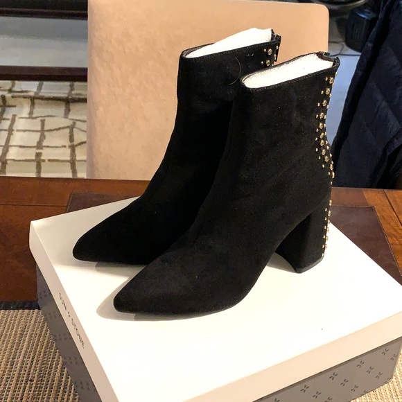 KENSIE- Black Suede Studs Ankle Booties! - Picture 3 of 9
